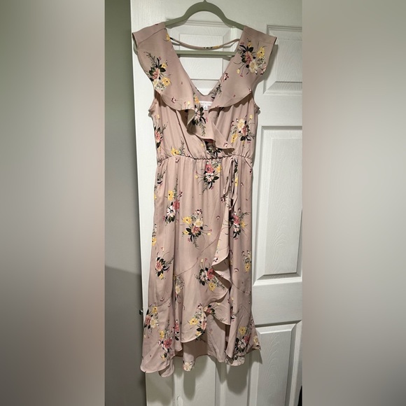 Socialite Dresses & Skirts - Socialite Blush Pink Floral Ruffle Wrap Dress